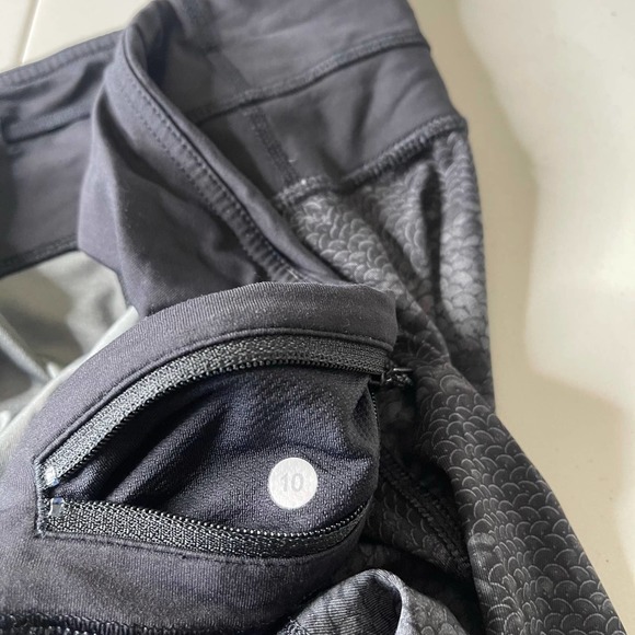 SOLD Rare Lululemon Inspire II Crop Luxtreme 10 - Picture 7 of 7